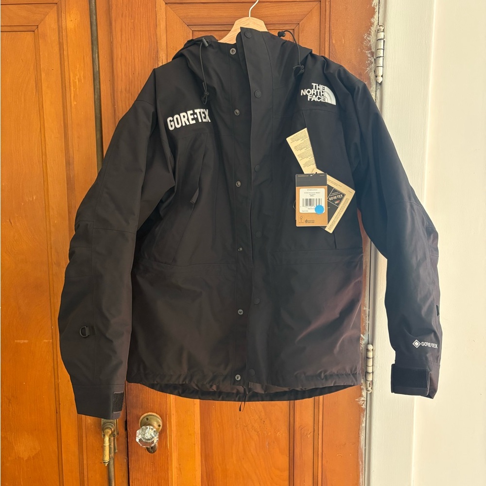 The North Face Men's Black Performance Jacket